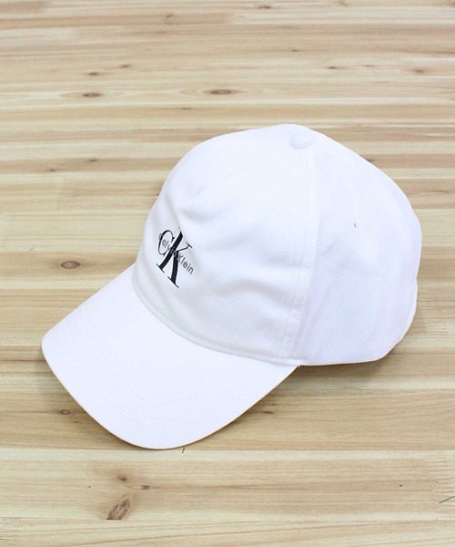 Calvin Klein(カルバン・クライン)の「CK モノロゴプリント ベースボールキャップ MONOLOGO PRINTED BASEBALL CAP(キャップ・メンズ・ブラック/ホワイト/ブラウン・ONE SIZE)」の8枚目の写真