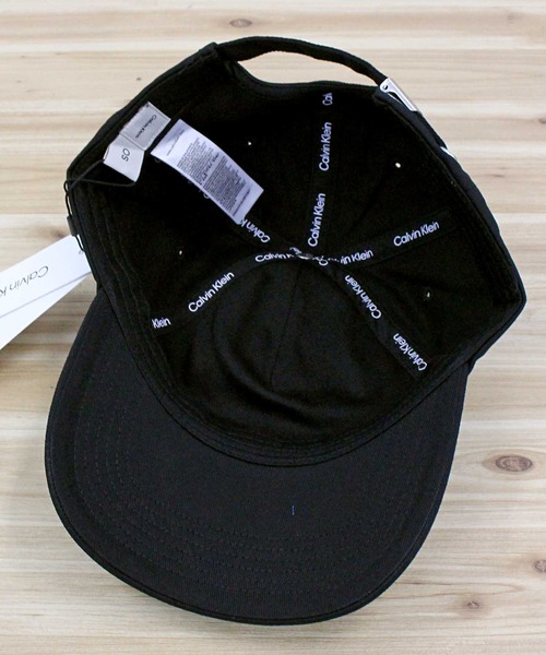 Calvin Klein(カルバン・クライン)の「CK モノロゴプリント ベースボールキャップ MONOLOGO PRINTED BASEBALL CAP(キャップ・メンズ・ブラック/ホワイト/ブラウン・ONE SIZE)」の9枚目の写真