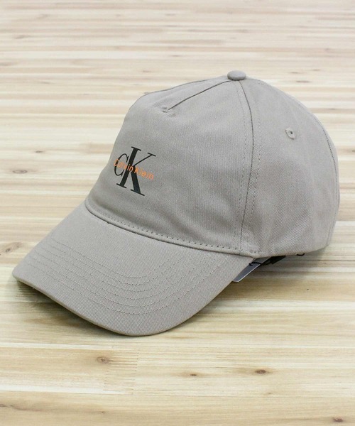Calvin Klein(カルバン・クライン)の「CK モノロゴプリント ベースボールキャップ MONOLOGO PRINTED BASEBALL CAP(キャップ・メンズ・ブラック/ホワイト/ブラウン・ONE SIZE)」の13枚目の写真