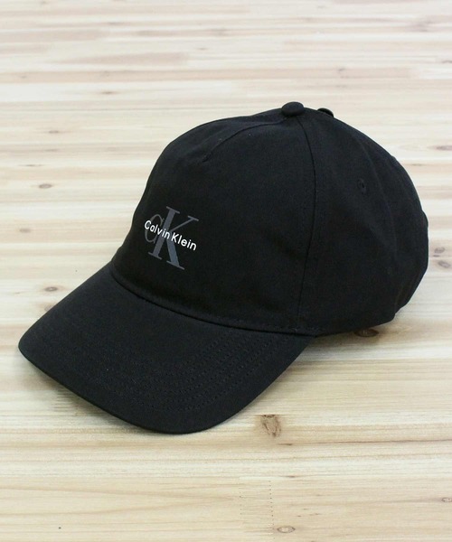 Calvin Klein(カルバン・クライン)の「CK モノロゴプリント ベースボールキャップ MONOLOGO PRINTED BASEBALL CAP(キャップ・メンズ・ブラック/ホワイト/ブラウン・ONE SIZE)」の16枚目の写真