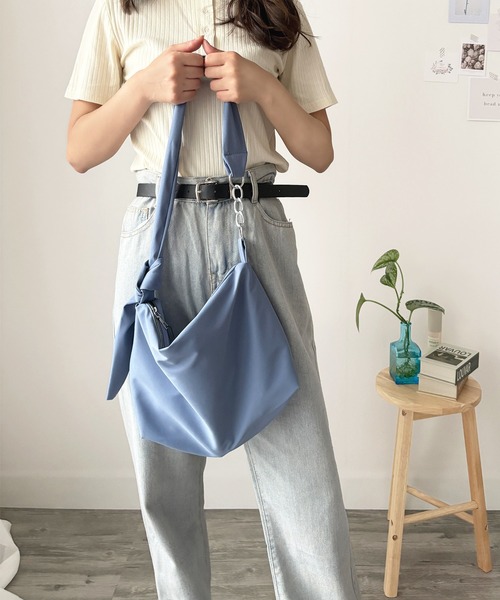 Dewlily(デューリリー)の「こう見えて収納力もしっかり!ワンショルダーソフトバッグ(ショルダーバッグ・レディース・グリーン/ブルー/アイボリー/ブラック・FREE)」の21枚目の写真