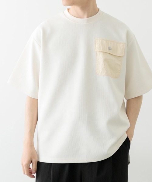 ITEMS URBANRESEARCH（アイテムズ アーバンリサーチ）の「フラップポケットワッフルクルーネックTops（Tシャツ/カットソー・メンズ・モカ/ブラック/ホワイト・LARGE/MEDIUM）」の10枚目の写真