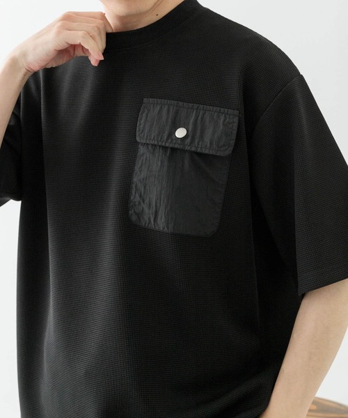 ITEMS URBANRESEARCH（アイテムズ アーバンリサーチ）の「フラップポケットワッフルクルーネックTops（Tシャツ/カットソー・メンズ・モカ/ブラック/ホワイト・LARGE/MEDIUM）」の15枚目の写真