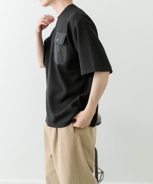 ITEMS URBANRESEARCH（アイテムズ アーバンリサーチ）の「フラップポケットワッフルクルーネックTops（Tシャツ/カットソー・メンズ・モカ/ブラック/ホワイト・LARGE/MEDIUM）」の19枚目の写真