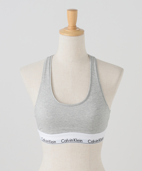 Calvin Klein Underwear(カルバンクラインアンダーウェア)の「【Calvin Klein / カルバン クライン】 LGHT LINED BRALETTE QF3785AD(スポーツブラ・レディース・ブラック/チャコールグレー・SMALL/MEDIUM)」の2枚目の写真