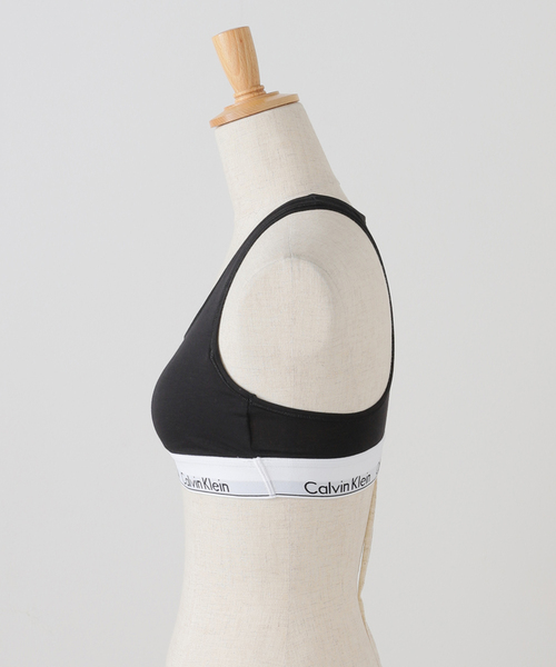 Calvin Klein Underwear(カルバンクラインアンダーウェア)の「【Calvin Klein / カルバン クライン】 LGHT LINED BRALETTE QF3785AD(スポーツブラ・レディース・ブラック/チャコールグレー・SMALL/MEDIUM)」の9枚目の写真