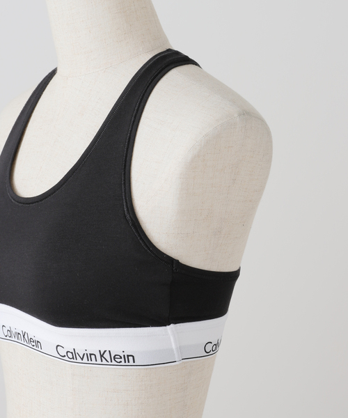 Calvin Klein Underwear(カルバンクラインアンダーウェア)の「【Calvin Klein / カルバン クライン】 LGHT LINED BRALETTE QF3785AD(スポーツブラ・レディース・ブラック/チャコールグレー・SMALL/MEDIUM)」の7枚目の写真