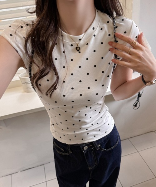 Ritzy(リッツィー)の「トッド柄水玉柄ノースリーブスリムTシャツ(Tシャツ/カットソー・レディース・ホワイト/ブラック/グレー・S/M/L)」の2枚目の写真