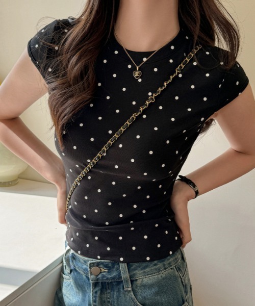 Ritzy(リッツィー)の「トッド柄水玉柄ノースリーブスリムTシャツ(Tシャツ/カットソー・レディース・ホワイト/ブラック/グレー・S/M/L)」の1枚目の写真