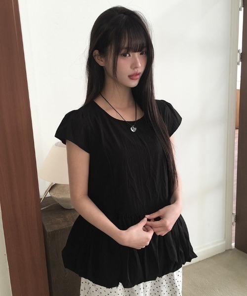 anyonemore(エニワンモア)の「裾バルーンパフキャップスリーブブラウス(シャツ/ブラウス・レディース・ベージュ/ブラック/アイボリー・FREE)」の2枚目の写真