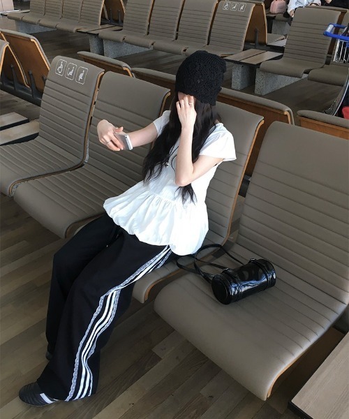 anyonemore(エニワンモア)の「裾バルーンパフキャップスリーブブラウス(シャツ/ブラウス・レディース・ベージュ/ブラック/アイボリー・FREE)」の14枚目の写真