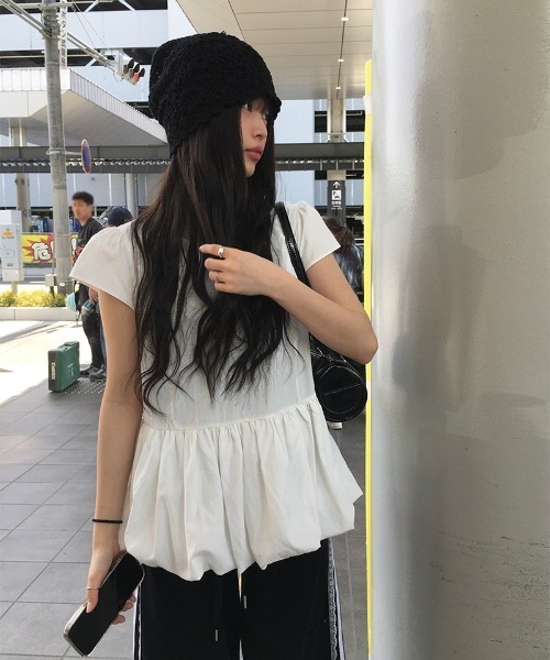 anyonemore(エニワンモア)の「裾バルーンパフキャップスリーブブラウス(シャツ/ブラウス・レディース・ベージュ/ブラック/アイボリー・FREE)」の4枚目の写真