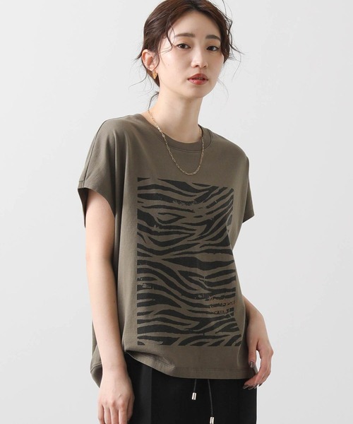 Gready Brilliant(グレディブリリアン)の「ゼブラプリントコクーンフレンチカットソー(Tシャツ/カットソー・レディース・グレイッシュベージュ/カーキ・FREE)」の20枚目の写真
