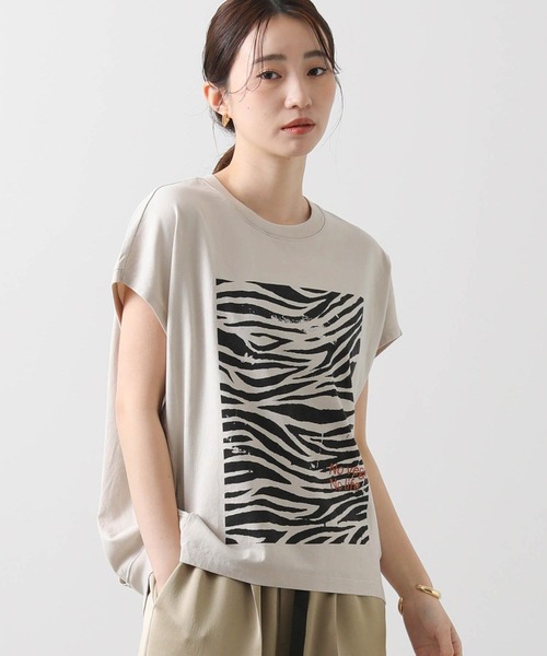 Gready Brilliant(グレディブリリアン)の「ゼブラプリントコクーンフレンチカットソー(Tシャツ/カットソー・レディース・グレイッシュベージュ/カーキ・FREE)」の5枚目の写真