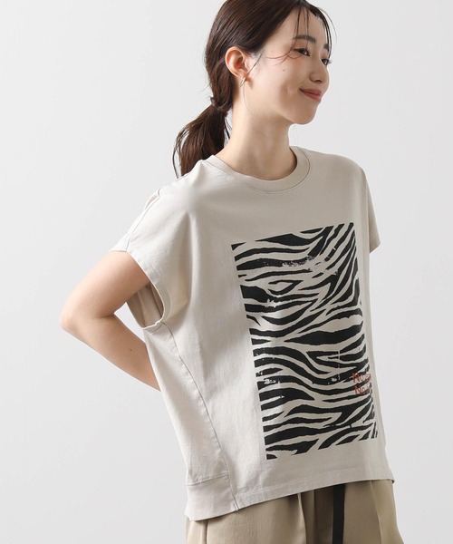 Gready Brilliant(グレディブリリアン)の「ゼブラプリントコクーンフレンチカットソー(Tシャツ/カットソー・レディース・グレイッシュベージュ/カーキ・FREE)」の4枚目の写真