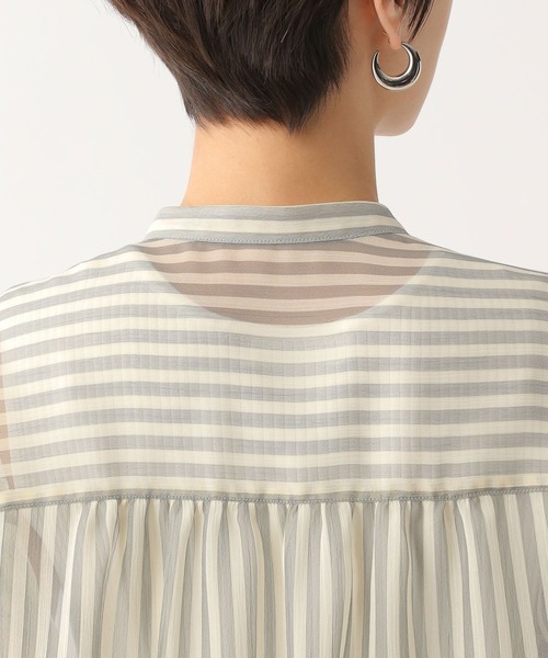 Elura（エルーラ）の「シアストライプ楊柳ブラウス/322547（シャツ/ブラウス・レディース・ライトグレー/ライトブルー・FREE）」の4枚目の写真