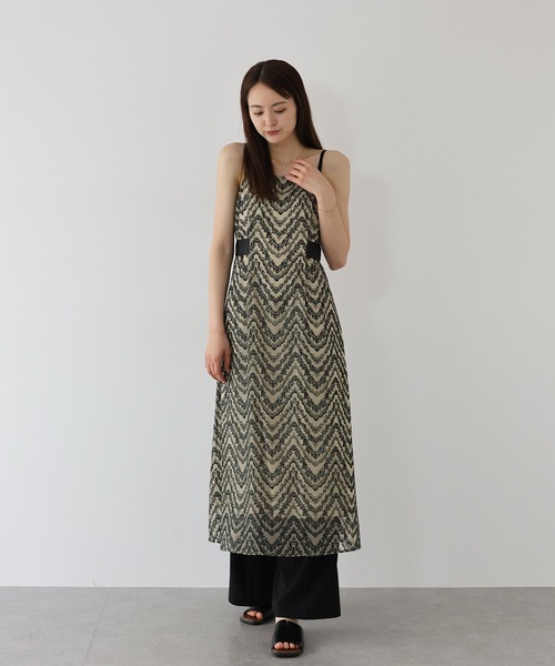 J by blue（ジェイバイブルー）の「ジャガードキャミワンピース（ワンピース・レディース・グレー/ブルー/ベージュ・MEDIUM）」の4枚目の写真
