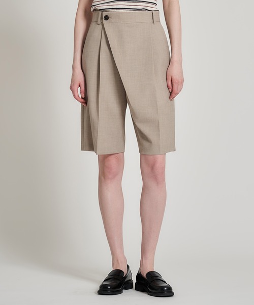 ESTNATION(エストネーション)の「ESTNATION / アシメタック ハーフパンツ(その他パンツ・レディース・ベージュ/ブラック・36/38)」の2枚目の写真