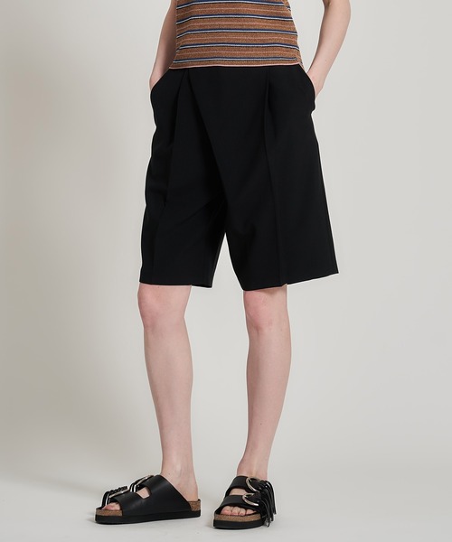 ESTNATION(エストネーション)の「ESTNATION / アシメタック ハーフパンツ(その他パンツ・レディース・ベージュ/ブラック・36/38)」の1枚目の写真