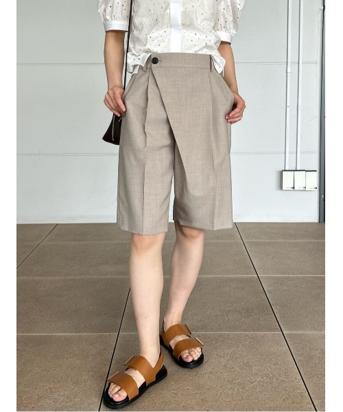ESTNATION(エストネーション)の「ESTNATION / アシメタック ハーフパンツ(その他パンツ・レディース・ベージュ/ブラック・36/38)」の16枚目の写真
