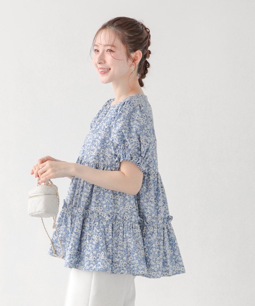 フィットモアfitmore 小花柄パフスリーブVネックティアードトップス 小花柄パフスリーブVネックティアードトップス（その他トップス