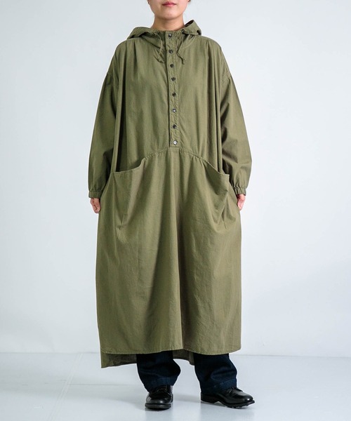 D.M.G.（ドミンゴ）の「[D.M.G / ディーエムジー] シーツクロス フードワンピース（ワンピース・レディース・オリーブ/ピンク/ブラック・FREE）」の3枚目の写真