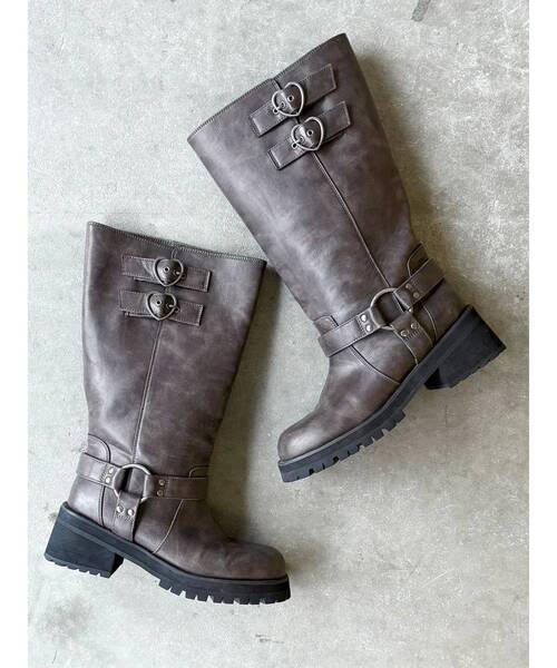 CALNAMUR（カルナムール）の「ハートバックルエンジニアブーツ（ブーツ・レディース・ブラック/ブラウン・SMALL/MEDIUM/LARGE）」の6枚目の写真