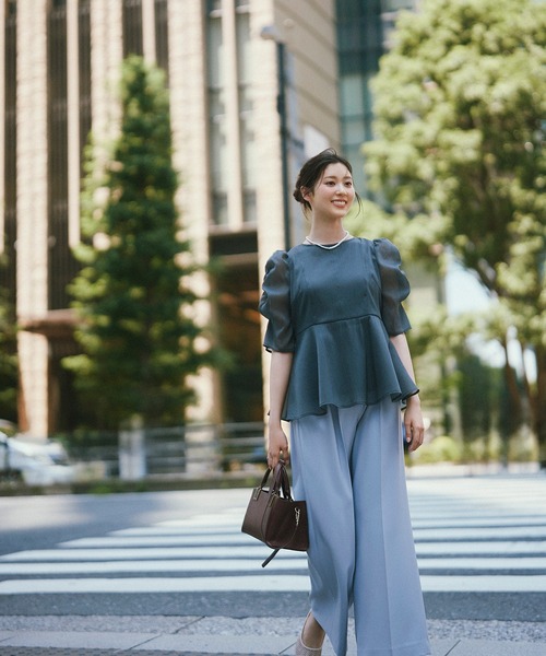 NATURAL BEAUTY BASIC(ナチュラルビューティーベーシック)の「◇ダブルベルトワイドパンツ(その他パンツ・レディース・ベージュ/ブルー/ブラック・P/S/SMALL/MEDIUM)」の3枚目の写真