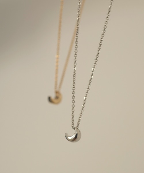 Crisp（クリスプ）の「ミニムーンネックレス（ネックレス・レディース・ゴールド/シルバー・FREE）」の5枚目の写真