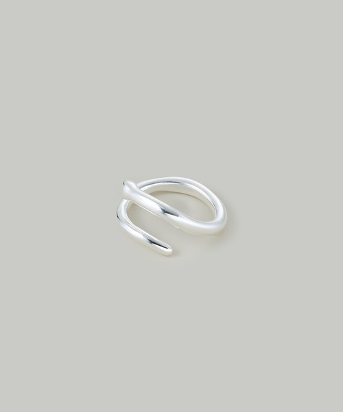 Jolie Toujours（ジョリトゥジュール）の「【金属アレルギー軽減】〈Silver925〉13号スネークラインリング（イヤリング・レディース・シルバー・10号）」の2枚目の写真