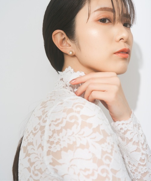 Jewel closet by L&Co.(ジュエルクローゼットバイエルアンドコー)の「K18 フラワーモチーフ アコヤパール ピアス(ピアス(両耳用)・レディース・ゴールド系2/ゴールド系1・FREE)」の11枚目の写真