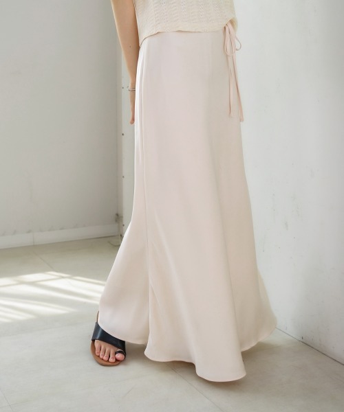 Bab(バブ)の「【S・Mサイズ展開】裾シアーサテンナロースカート(スカート・レディース・アイボリー/ブラック/モカ・S/M)」の7枚目の写真