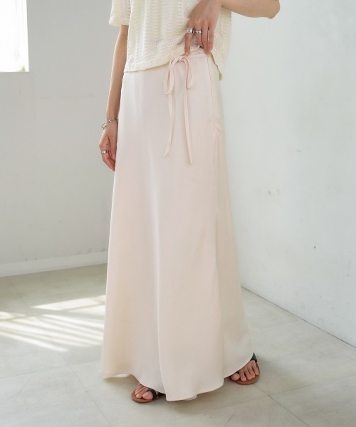 Bab(バブ)の「【S・Mサイズ展開】裾シアーサテンナロースカート(スカート・レディース・アイボリー/ブラック/モカ・S/M)」の8枚目の写真