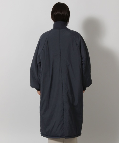 LAKOLE（ラコレ）の「中綿ラグランロングコート / 496682（ブルゾン・レディース・グレー/アイボリー/ネイビー・FREE）」の17枚目の写真