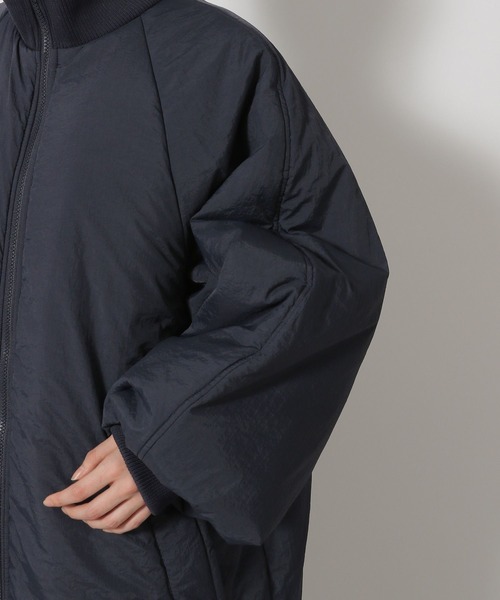 LAKOLE（ラコレ）の「中綿ラグランロングコート / 496682（ブルゾン・レディース・グレー/アイボリー/ネイビー・FREE）」の8枚目の写真