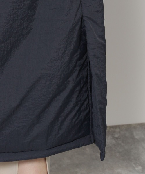 LAKOLE（ラコレ）の「中綿ラグランロングコート / 496682（ブルゾン・レディース・グレー/アイボリー/ネイビー・FREE）」の13枚目の写真