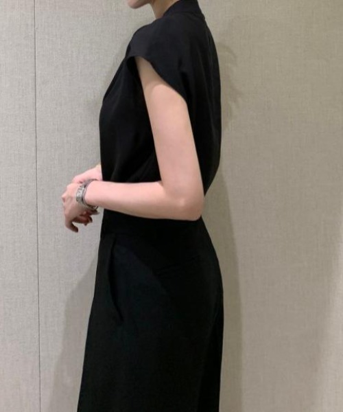 FAVORITO（ファヴォリート）の「ドレープネック×リボンタイ ノースリーブブラウス（その他トップス・レディース・ブラック/ピンク/ホワイト・F）」の11枚目の写真