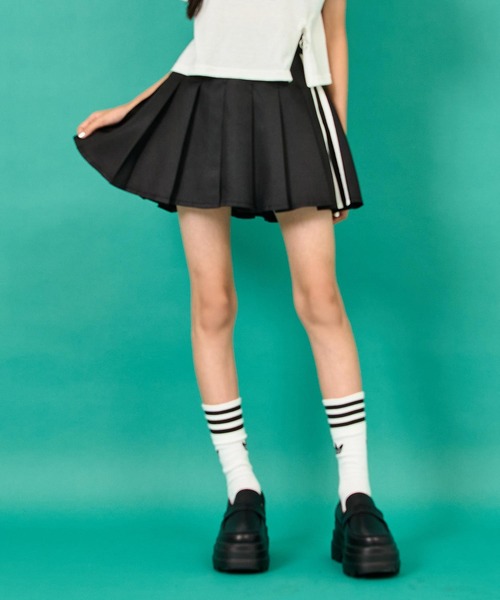 ANAP GｉRL（アナップガール）の「サイドラインツイルプリーツスカート 【キッズお揃い】（スカート・キッズ・ブラック/ホワイト/ベージュ・XS/S/M）」の13枚目の写真