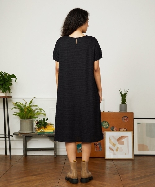 Jocomomola(ホコモモラ)の「Granos de arroz ジャカードフレアワンピース(ワンピース・レディース・マスタード/ブラック・40)」の4枚目の写真