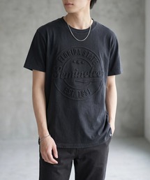 【T13】【Gameday Social/ゲームデイ ソーシャル】College Lines Embossed Tee G-OKST