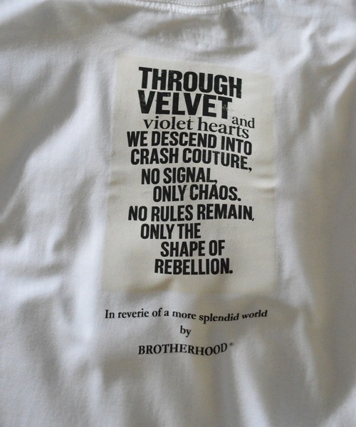 BROTHERHOOD(ブラザーフッド)の「【ROMANTIC DISRUPTION】Chaos in Vogue Tee(Tシャツ/カットソー・メンズ・ホワイト/ブラック・LARGE/X-LARGE)」の13枚目の写真
