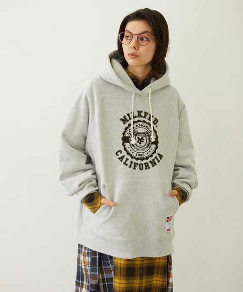 Champion(チャンピオン)の「MILKFED. × CHAMPION COLLEGE LOGO SWEAT HOODIE(パーカー・レディース・アッシュ/ライトブルー/バーガンディー/オートミール/チャコール・S/M)」の7枚目の写真