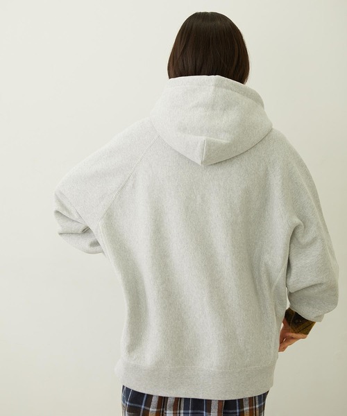 Champion(チャンピオン)の「MILKFED. × CHAMPION COLLEGE LOGO SWEAT HOODIE(パーカー・レディース・アッシュ/ライトブルー/バーガンディー/オートミール/チャコール・S/M)」の10枚目の写真