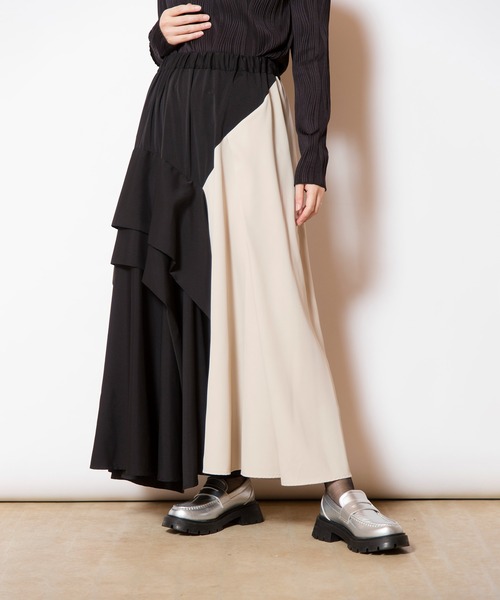 OSMOSIS（オズモーシス）の「バイカラー切替タックスカート（スカート・レディース・ネイビー/ブラック/グレイッシュベージュ・ONE SIZE）」の8枚目の写真