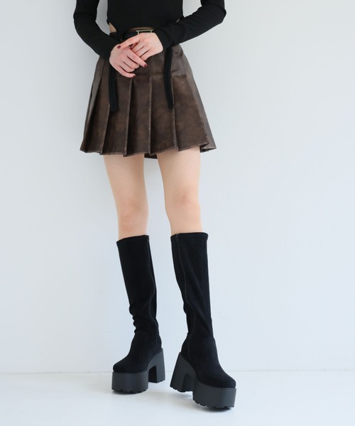 VIVIAN(ヴィヴィアン)の「厚底プラットフォームチャンキーヒールストレッチロングブーツ ZOZOTOWN+オフィシャルサイト限定商品(ブーツ・レディース・ブラック/ブラック系その他3・LL/L/M/S)」の18枚目の写真