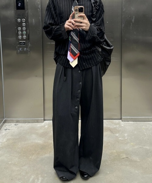 DEVICE（デバイス）の「ボタンフライ カーブ スラックス（スラックス・メンズ・ブラック・FREE）」の11枚目の写真