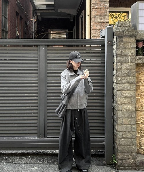 DEVICE（デバイス）の「ボタンフライ カーブ スラックス（スラックス・メンズ・ブラック・FREE）」の3枚目の写真