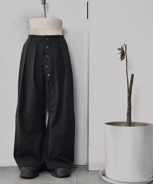 DEVICE（デバイス）の「ボタンフライ カーブ スラックス（スラックス・メンズ・ブラック・FREE）」の15枚目の写真