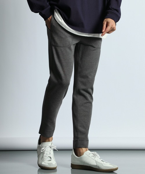 LANVIN en Bleu（ランバンオンブルー）の「ポンチ素材 ジャージ ストレッチ スマートジョガーパンツ（スウェットパンツ・メンズ・ブラック/チャコールグレー・46/52/50/48）」の3枚目の写真