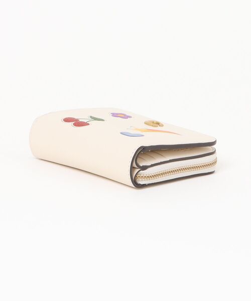 COACH(コーチ)の「エッセンシャル ビルフォールド ウォレット・ステッカー プリント(財布・レディース・ホワイト系その他・ONE)」の9枚目の写真